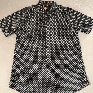 Men’s Halloween shirt sleeved top NWOTs skulls